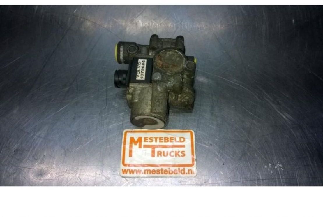 Volvo ABS Magneetklep - Электрическая система для Грузовиков: фото 1 Volvo ABS Magneetklep - Электрическая система для Грузовиков: фото 1