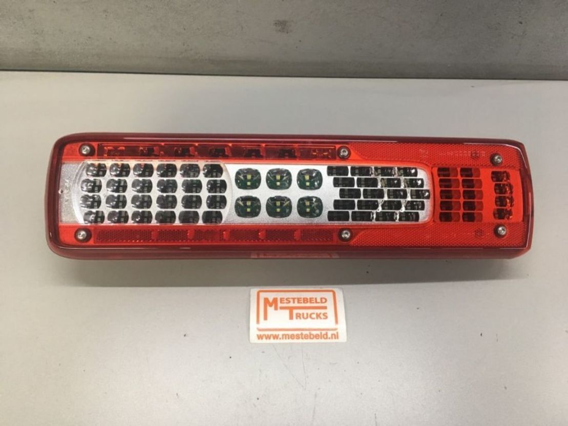 Volvo Achterlamp LED links lang - Задний фонарь для Грузовиков: фото 1 Volvo Achterlamp LED links lang - Задний фонарь для Грузовиков: фото 1