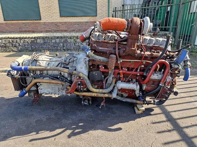 Renault Premium 385 - Запчасти: фото 1