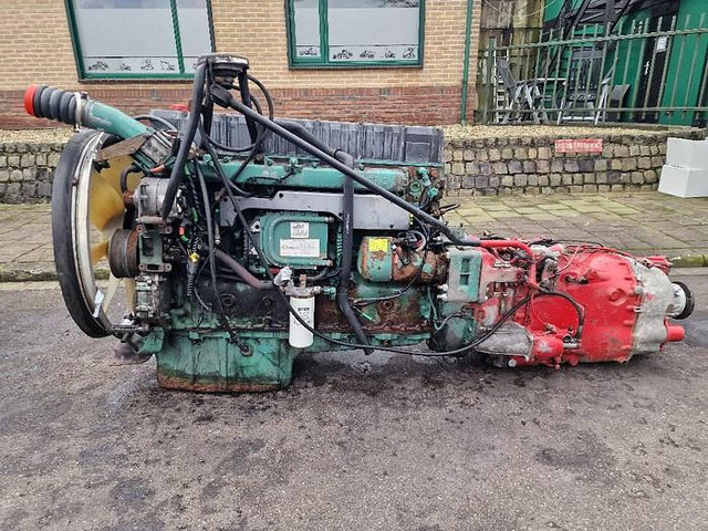 Volvo D12C420 EC96 - Запчасти: фото 1