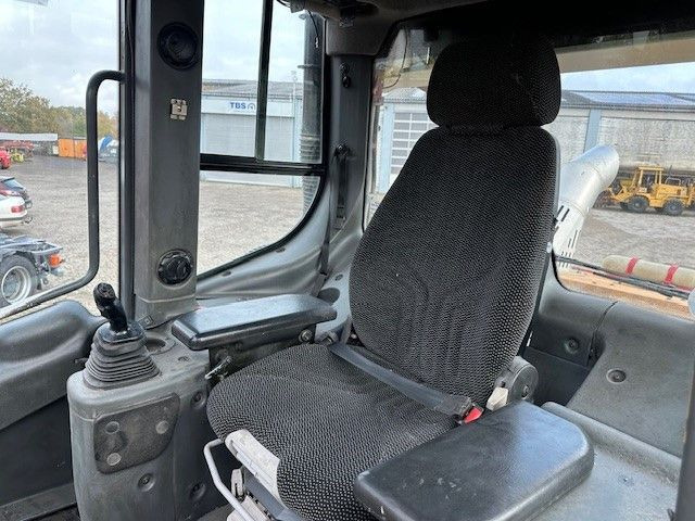 Liebherr LR 636, Laderaupe, 4+1 Schaufel, Klima, Kamera  в лизинг Liebherr LR 636, Laderaupe, 4+1 Schaufel, Klima, Kamera: фото 9