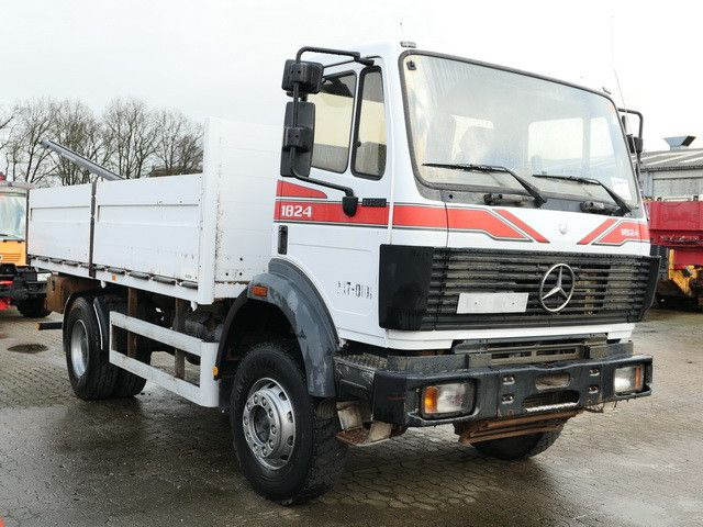 Mercedes-Benz 1824 AK 4x4, Allrad, AHK, Blattfederung, 168tkm - Грузовик бортовой/ Платформа: фото 4 Mercedes-Benz 1824 AK 4x4, Allrad, AHK, Blattfederung, 168tkm - Грузовик бортовой/ Платформа: фото 4