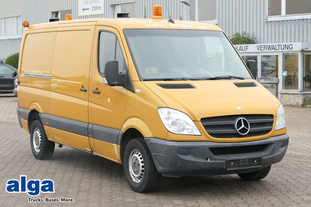 Mercedes-Benz 311 KA Sprinter 4x2, AHK, Trennwand, 3.330m lang - Цельнометаллический фургон: фото 1 Mercedes-Benz 311 KA Sprinter 4x2, AHK, Trennwand, 3.330m lang - Цельнометаллический фургон: фото 1