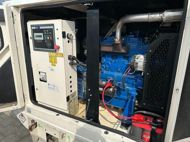 Wilson P33-2 Stromgenrator, 33kVA, Perkins, TOP - Электрогенератор: фото 5 Wilson P33-2 Stromgenrator, 33kVA, Perkins, TOP - Электрогенератор: фото 5