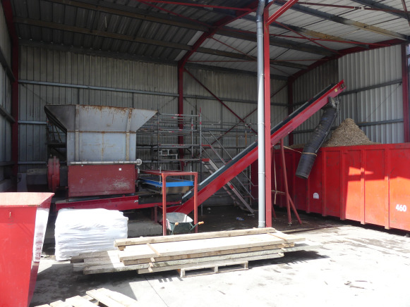 Broyeur à bois Reinbold AZR1500S - Деревообрабатывающий станок: фото 1 Broyeur à bois Reinbold AZR1500S - Деревообрабатывающий станок: фото 1