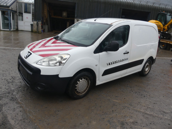 Camionnette Peugeot Partner (2012-137.059 km-VIN:VF37AZ9HF0BN544565) - Легковой автомобиль: фото 1