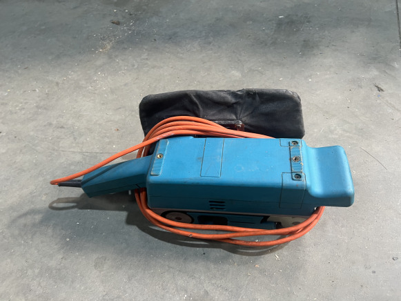 Ponceuse à bande avec sac récupération - Металлообрабатывающий станок: фото 1 Ponceuse à bande avec sac récupération - Металлообрабатывающий станок: фото 1