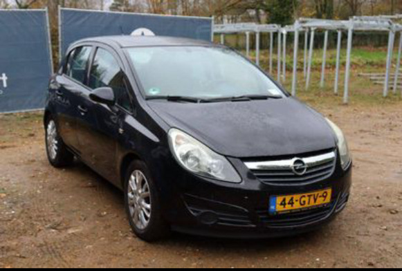 Voiture Opel  Corsa - Легковой автомобиль: фото 1