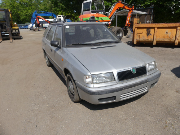 Voiture Skoda Felicia Break (1999-134.345 km) - Легковой автомобиль: фото 2 Voiture Skoda Felicia Break (1999-134.345 km) - Легковой автомобиль: фото 2