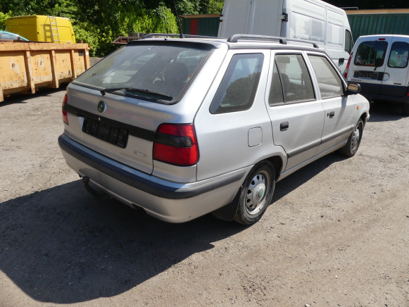 Voiture Skoda Felicia Break (1999-134.345 km) - Легковой автомобиль: фото 5 Voiture Skoda Felicia Break (1999-134.345 km) - Легковой автомобиль: фото 5
