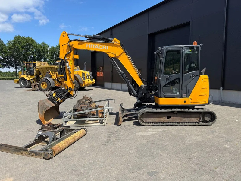 Hitachi ZX65USB Engcon FULL SPEC MACHINE !! DC 2 Gripper TOP CONDITION ! - Гусеничный экскаватор: фото 1 Hitachi ZX65USB Engcon FULL SPEC MACHINE !! DC 2 Gripper TOP CONDITION ! - Гусеничный экскаватор: фото 1