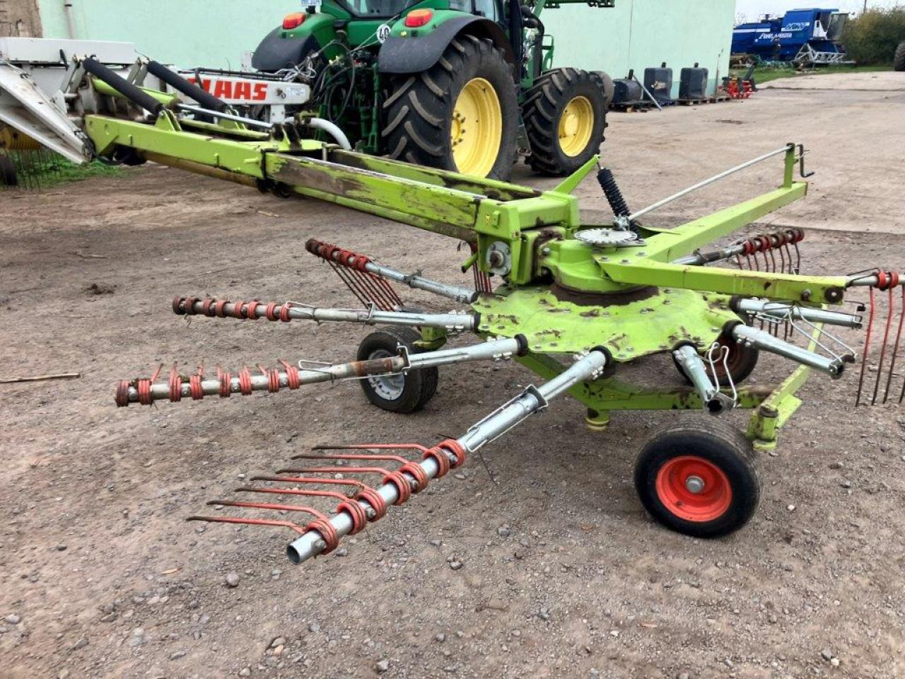 CLAAS Liner 3000 - Сеноворошилка: фото 1 CLAAS Liner 3000 - Сеноворошилка: фото 1