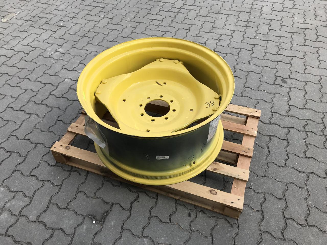 John Deere 15x30 - Шина для Сельскохозяйственной техники: фото 1 John Deere 15x30 - Шина для Сельскохозяйственной техники: фото 1