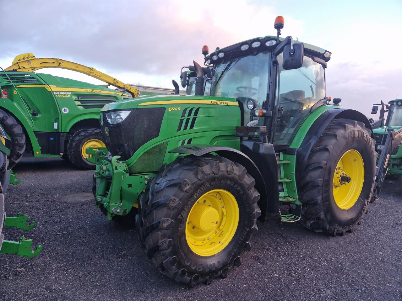 John Deere 6170R - Трактор: фото 1 John Deere 6170R - Трактор: фото 1