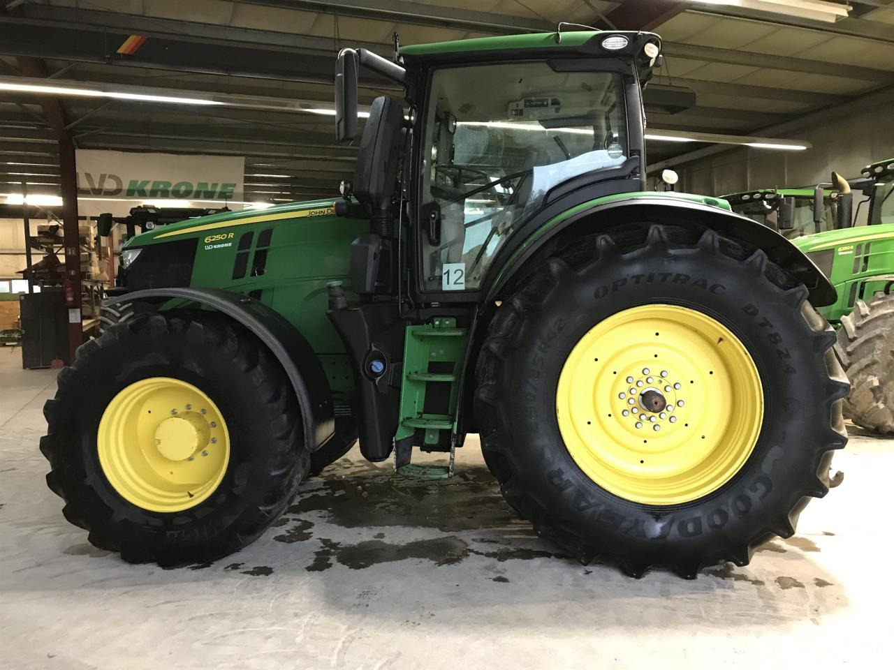 John Deere 6250R - Трактор: фото 1
