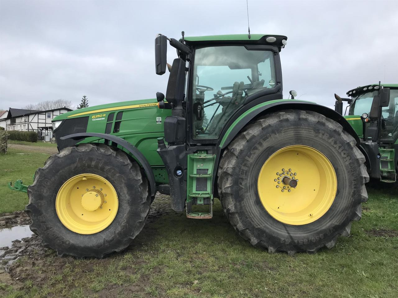 John Deere 6250R - Трактор: фото 1