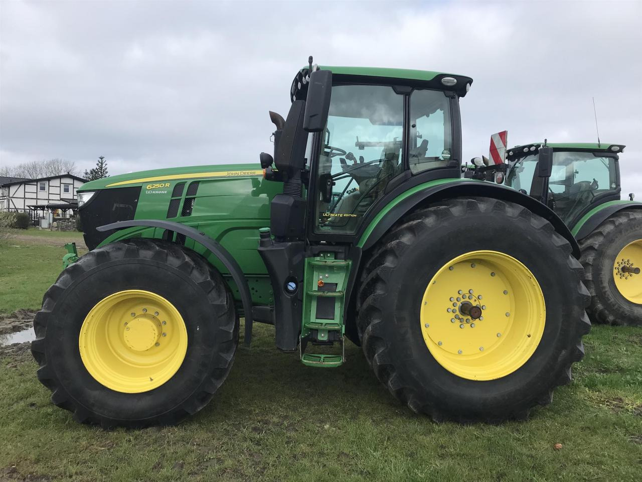 John Deere 6250R - Трактор: фото 1 John Deere 6250R - Трактор: фото 1
