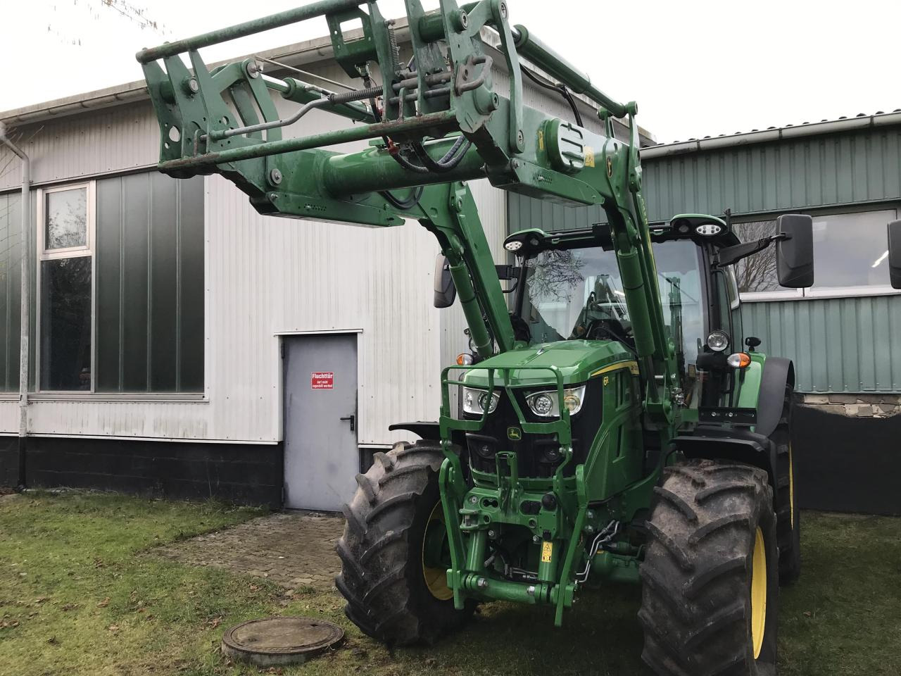 John Deere 6R 140 - Трактор: фото 1 John Deere 6R 140 - Трактор: фото 1
