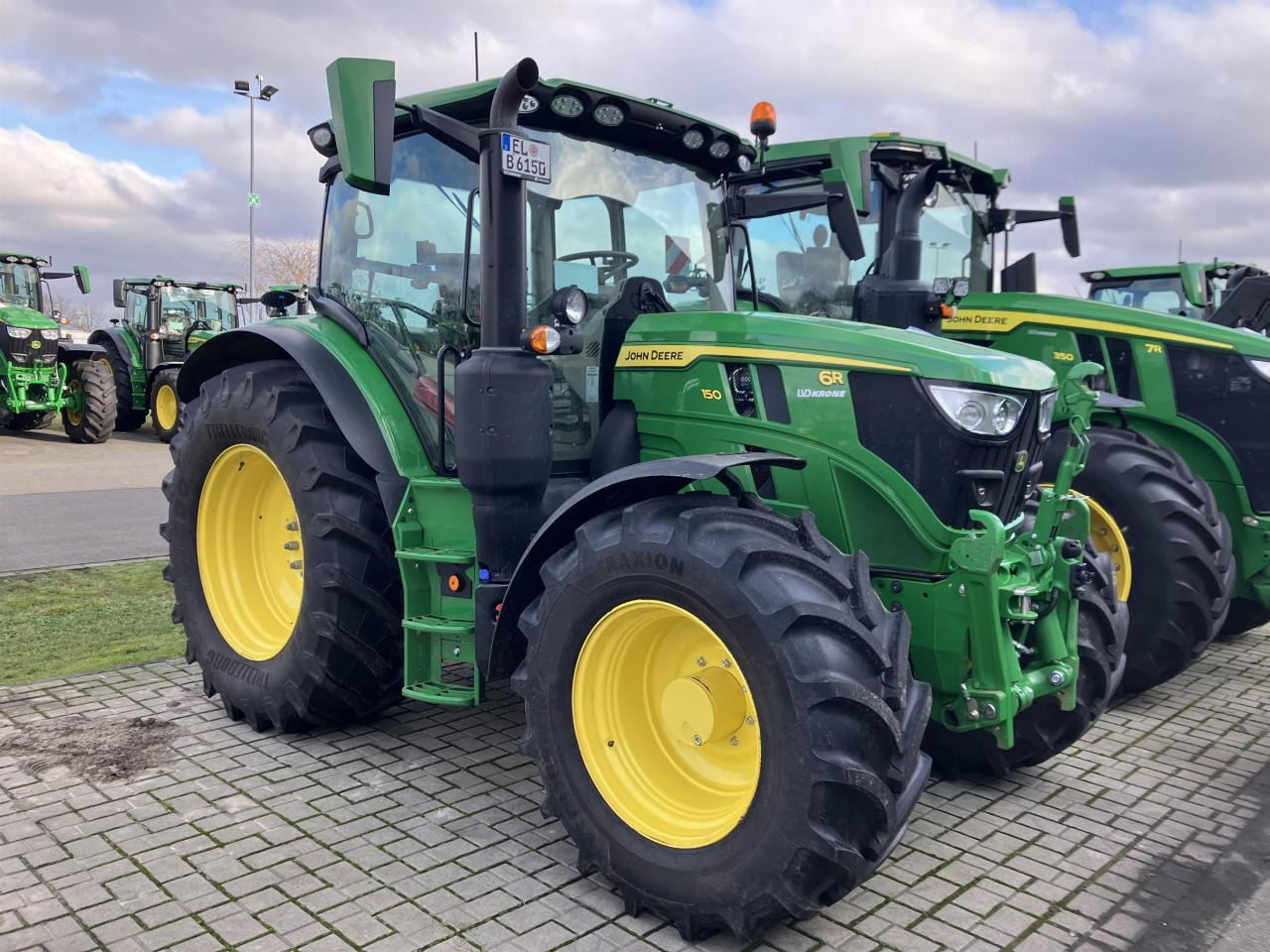 John Deere 6R 150 - Трактор: фото 1 John Deere 6R 150 - Трактор: фото 1