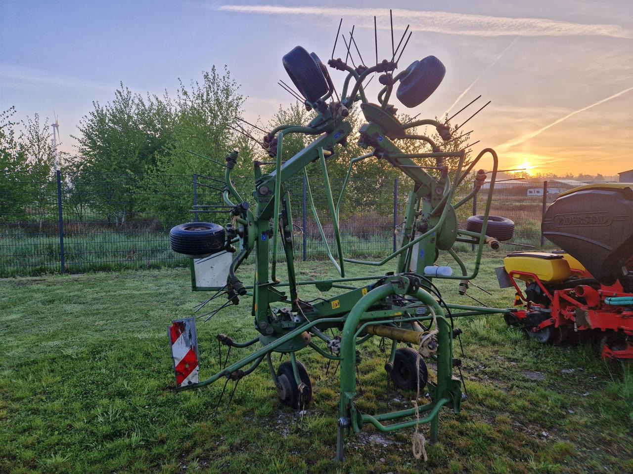 Krone KW 6.70/6 - Сеноворошилка: фото 1 Krone KW 6.70/6 - Сеноворошилка: фото 1