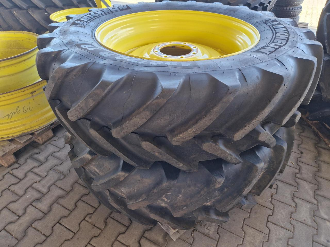 Michelin 480/70R38 - Шина для Сельскохозяйственной техники: фото 1 Michelin 480/70R38 - Шина для Сельскохозяйственной техники: фото 1
