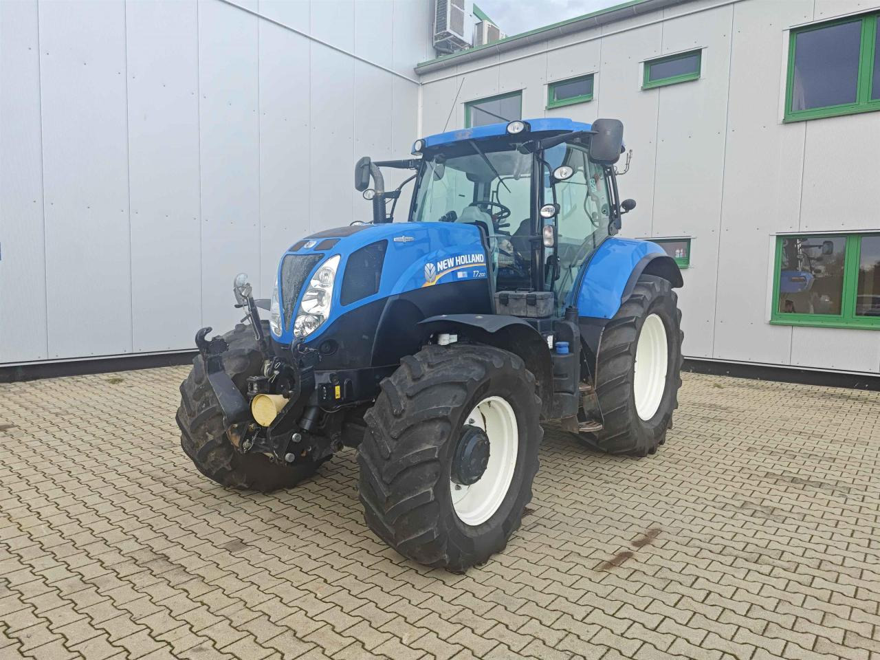 New Holland T7.200 - Трактор: фото 1 New Holland T7.200 - Трактор: фото 1