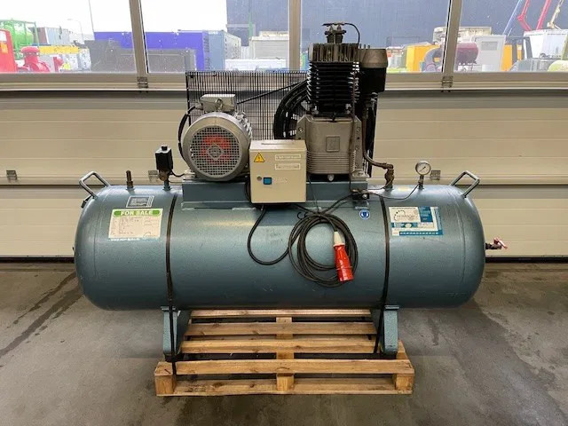 Airpress K500 - 1500 Super 10 PK 900 L / min 16 Bar Zuigercompressor - Воздушный компрессор: фото 1 Airpress K500 - 1500 Super 10 PK 900 L / min 16 Bar Zuigercompressor - Воздушный компрессор: фото 1