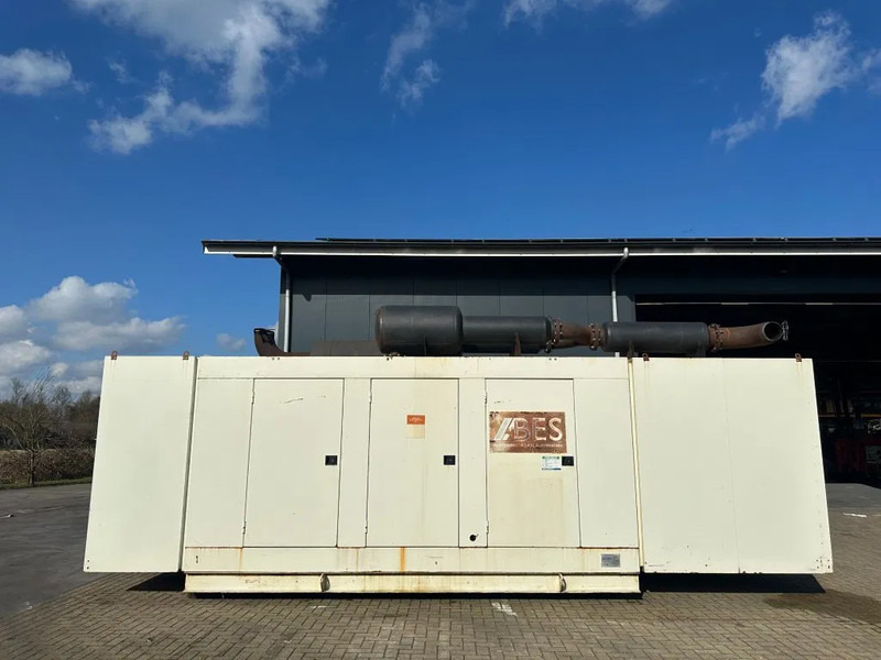 Detroit 16VF - 10702 Leroy Somer 880 kVA Silent generatorset 42 hours ! Ex Emergency - Электрогенератор: фото 1 Detroit 16VF - 10702 Leroy Somer 880 kVA Silent generatorset 42 hours ! Ex Emergency - Электрогенератор: фото 1