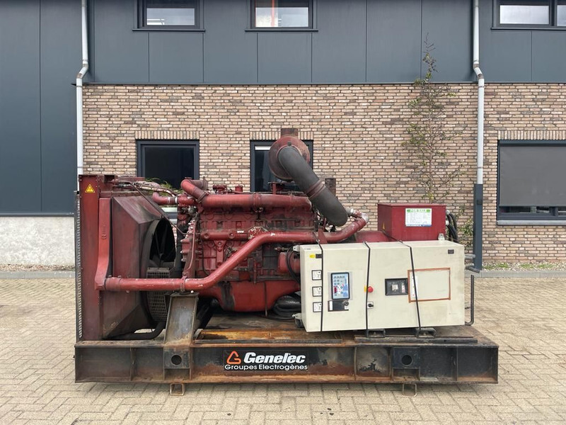 Iveco 8210 DRI 26 Marelli 300 kVA generatorset - Электрогенератор: фото 1 Iveco 8210 DRI 26 Marelli 300 kVA generatorset - Электрогенератор: фото 1
