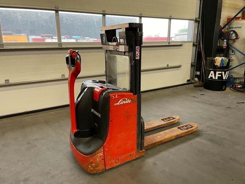 Linde D08 Stapelaar 1.8 ton 210 cm Hefhoogte Stapelaar - Штабелер: фото 1