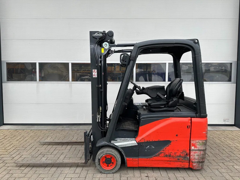 Linde E16H-02 1.6 ton Triplex Freelift Sideshift Elektra Heftruck 2016 - Электропогрузчик: фото 1 Linde E16H-02 1.6 ton Triplex Freelift Sideshift Elektra Heftruck 2016 - Электропогрузчик: фото 1