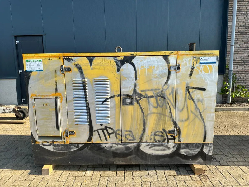SDMO Perkins Leroy Somer 40 kVA Silent generatorset ex Emergency 206 hours ! - Электрогенератор: фото 1