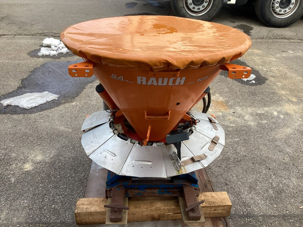 Rauch SA121 R Typ 4 Salzstreuer Splittstreuer hydr. - Разбрасыватель песка/ Соли: фото 1 Rauch SA121 R Typ 4 Salzstreuer Splittstreuer hydr. - Разбрасыватель песка/ Соли: фото 1