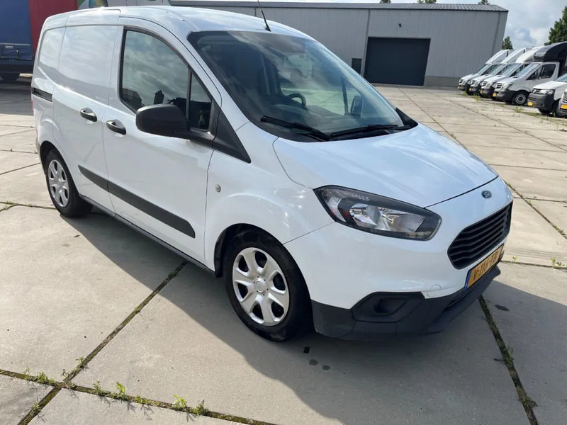 Ford Transit Courier 1.5 EURO 6 - Легковой фургон: фото 3 Ford Transit Courier 1.5 EURO 6 - Легковой фургон: фото 3