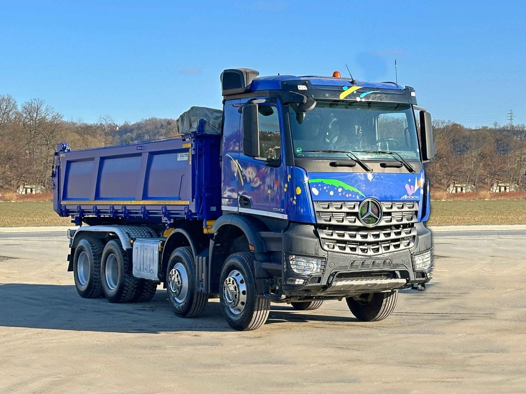 Mercedes-Benz AROCS 3243 * KIPPER 5,70 m * 8x4 * TOPZUSTAND - Самосвал, Автоманипулятор: фото 1 Mercedes-Benz AROCS 3243 * KIPPER 5,70 m * 8x4 * TOPZUSTAND - Самосвал, Автоманипулятор: фото 1
