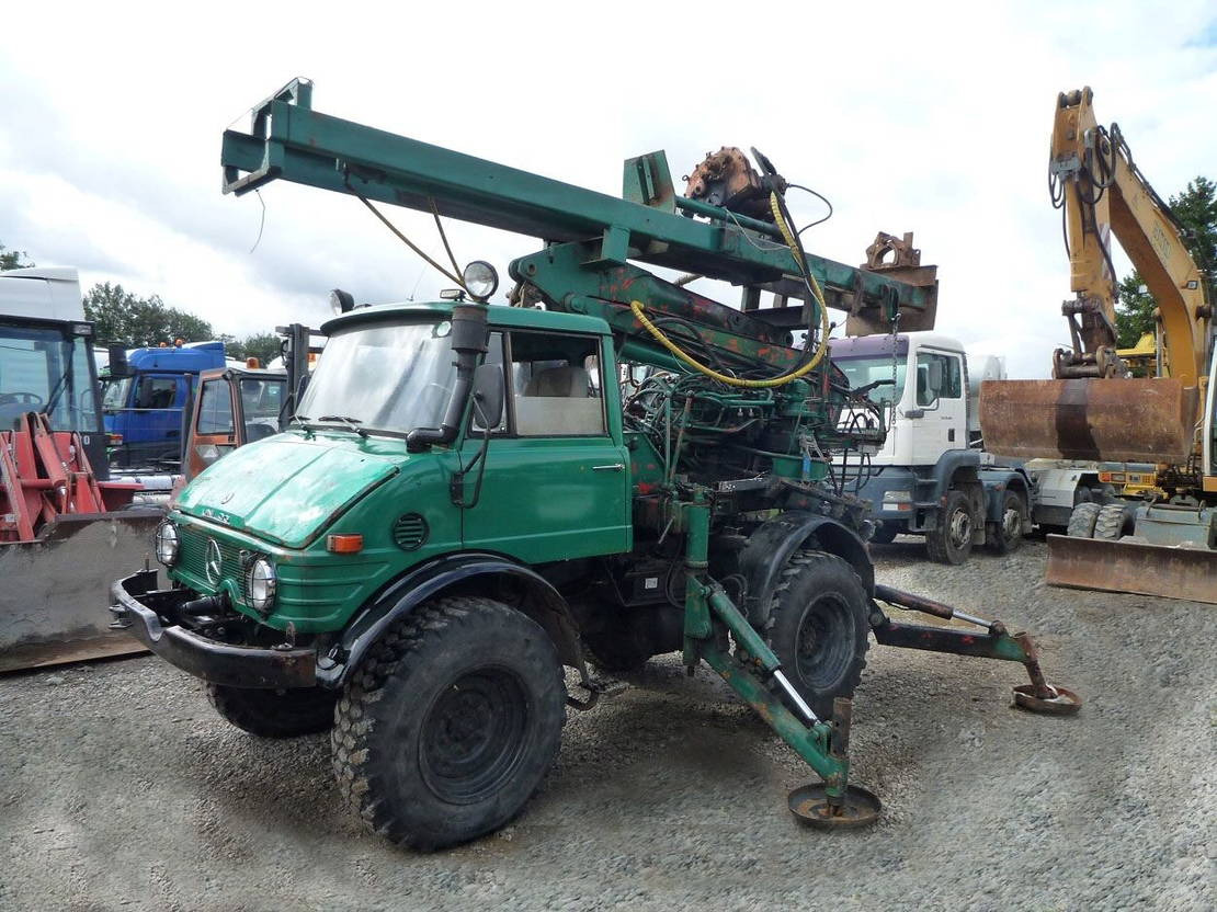 Mercedes-Benz U-406 Unimog - Буровая машина: фото 1 Mercedes-Benz U-406 Unimog - Буровая машина: фото 1