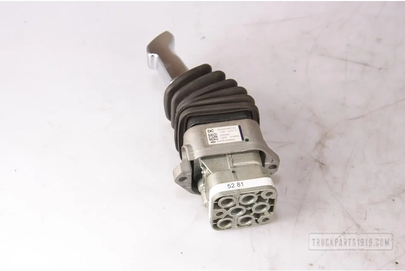 KNORR-BREMSE Brake System Handremventiel MB MP4 - Тормозной клапан для Грузовиков: фото 1 KNORR-BREMSE Brake System Handremventiel MB MP4 - Тормозной клапан для Грузовиков: фото 1