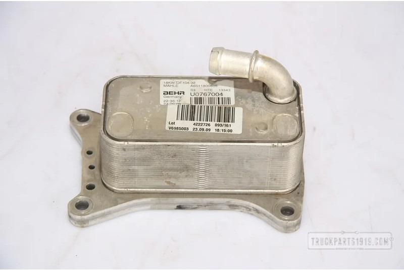 Mercedes-Benz Engines & Parts Oliekoeler used - Масляный радиатор для Грузовиков: фото 1 Mercedes-Benz Engines & Parts Oliekoeler used - Масляный радиатор для Грузовиков: фото 1