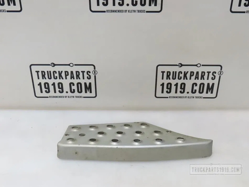 Scania 1794306 | Opstapplaat side skirt - Кузов и экстерьер для Грузовиков: фото 1 Scania 1794306 | Opstapplaat side skirt - Кузов и экстерьер для Грузовиков: фото 1
