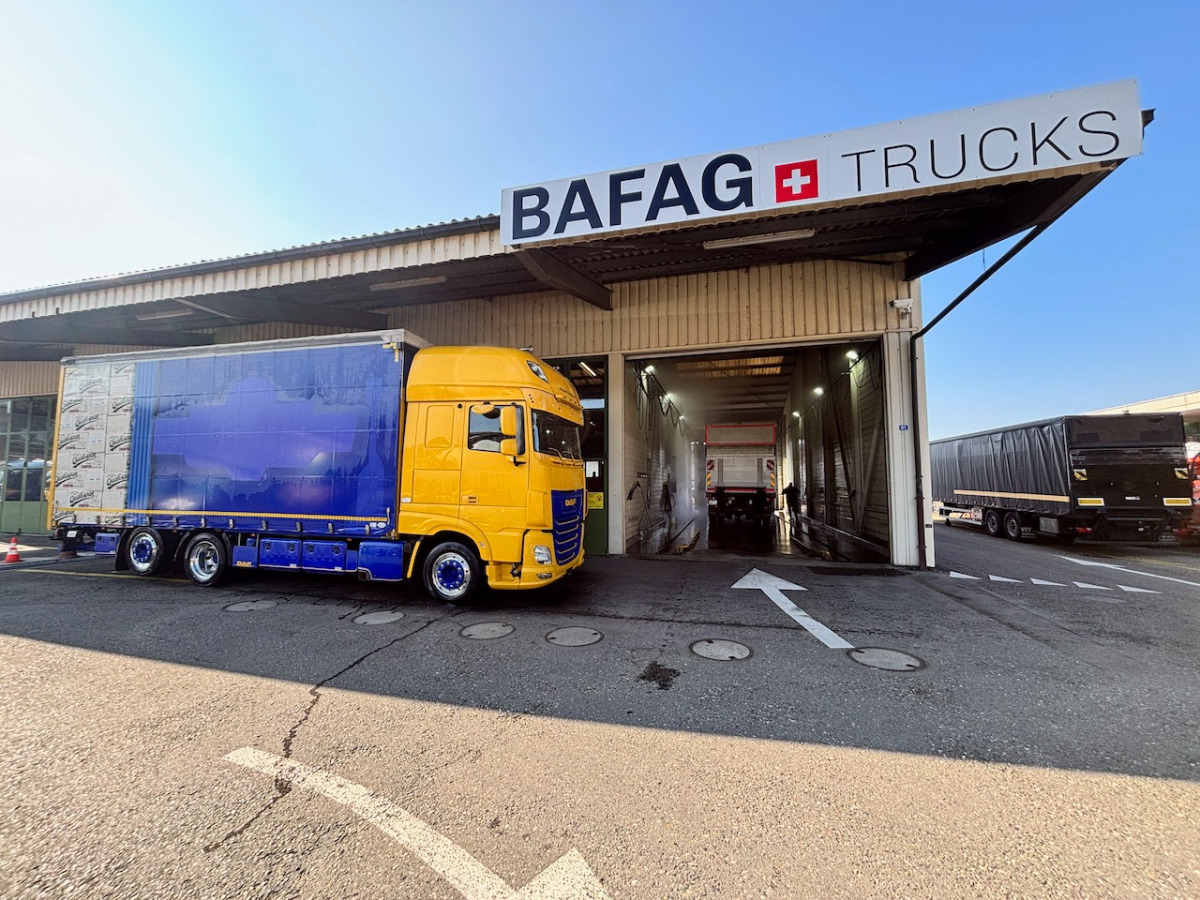 DAF FAN XF 530 LTD - Тентованный грузовик: фото 2 DAF FAN XF 530 LTD - Тентованный грузовик: фото 2