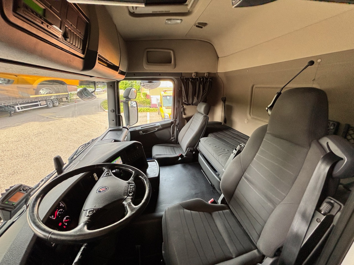 SCANIA G410 - Тентованный грузовик: фото 4 SCANIA G410 - Тентованный грузовик: фото 4