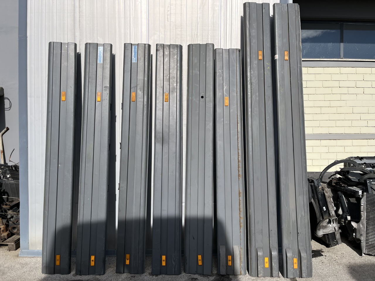 LATERAL UNDERRUN PROTECTION,PROTECTIVE RAIL,SIDE PANELLING, LEFT AND RIGHT MERCEDES-BENZ ATEGO - Аэродинамика/ Спойлеры для Грузовиков: фото 1 LATERAL UNDERRUN PROTECTION,PROTECTIVE RAIL,SIDE PANELLING, LEFT AND RIGHT MERCEDES-BENZ ATEGO - Аэродинамика/ Спойлеры для Грузовиков: фото 1