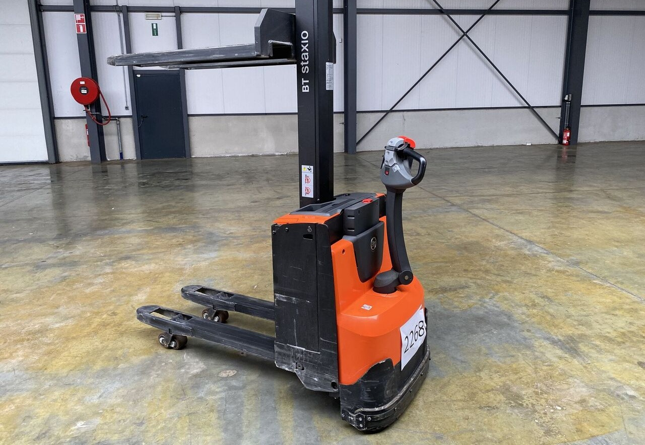 BT SWE080L - Штабелер: фото 1