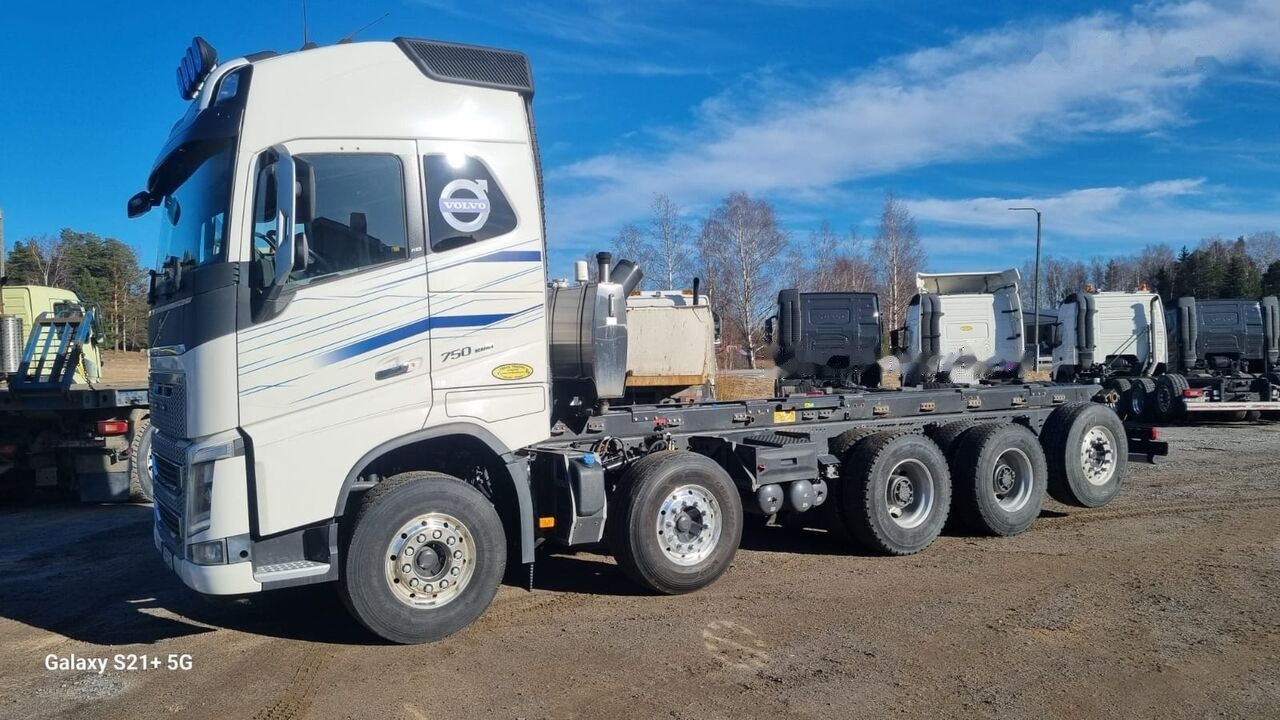 Volvo FH750 New engine and gearbox - Грузовик-шасси: фото 1 Volvo FH750 New engine and gearbox - Грузовик-шасси: фото 1