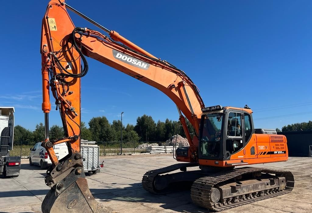 Doosan DX255LC-3 - Гусеничный экскаватор: фото 1