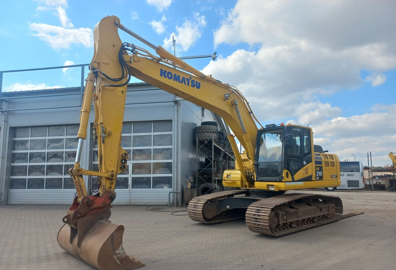Komatsu Komatsu PC 210LC-10 - Гусеничный экскаватор: фото 1 Komatsu Komatsu PC 210LC-10 - Гусеничный экскаватор: фото 1