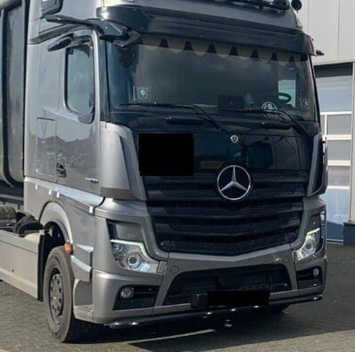 Mercedes-Benz ONDER BUMPER BEUGEL MET 5 LED RVS OF GESPOTEN 000111   Mercedes-Benz ACTROS MP4 truck - Кузов и экстерьер для Грузовиков: фото 1