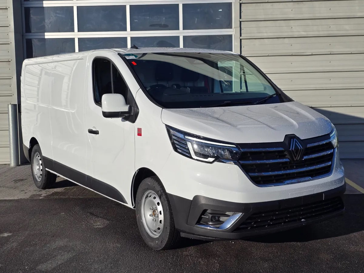 2025 New Renault Trafic Red Edition - Цельнометаллический фургон: фото 1 2025 New Renault Trafic Red Edition - Цельнометаллический фургон: фото 1