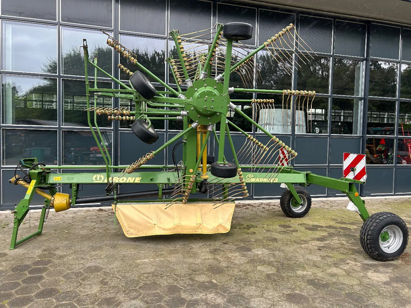 Krone Swadro 700 - Сеноворошилка: фото 1