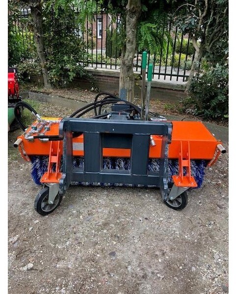 Plus 590-150 Tuchel - Щетка для Сельскохозяйственной техники: фото 1 Plus 590-150 Tuchel - Щетка для Сельскохозяйственной техники: фото 1